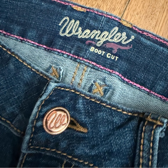 Wrangler Bootcut Jeans - Picture 4 of 5